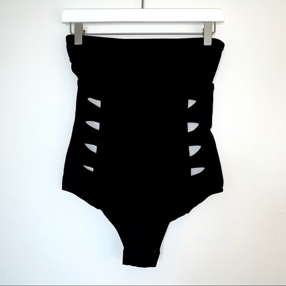 Carmen Marc Valvo Cutout-side Bandeau Swimsuit in black size 6 - Picture 3 of 8